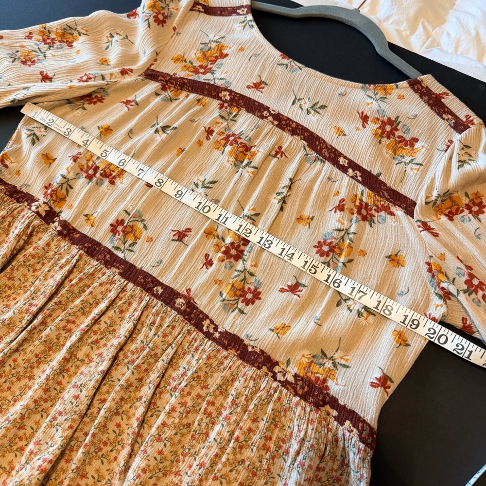 Maurices bohemian flowy blouse, tan, peasant sleeves, floral print size S - Picture 4 of 13